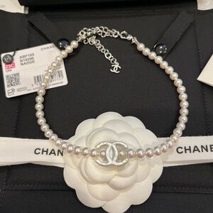 ❌SOLD❌CHANEL 25C Pearly White & Silver CC Logo Pearl Choker Necklace, NEW